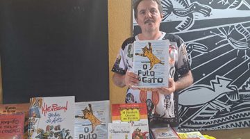 Autor e ilustrador renomado, Klévisson Viana marca presença no SALIPI e chama a atenção para o espaço dedicado à literatura de cordel (Foto: Arthur Amorim)